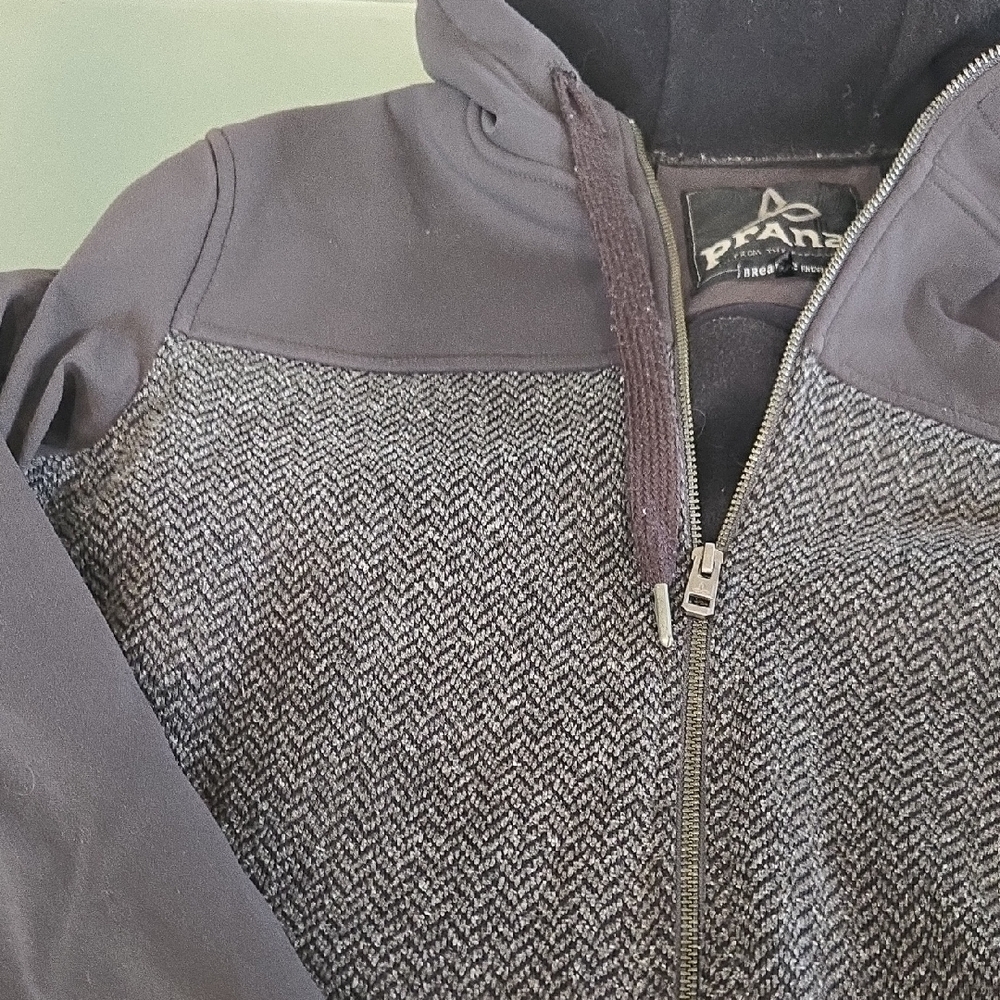 Prana Black Logo Patch Jacket Label - image 4